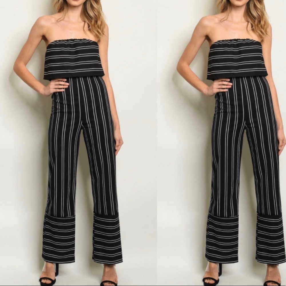 🎉SALE🎉NWOT B/W StripeJumpsuit
